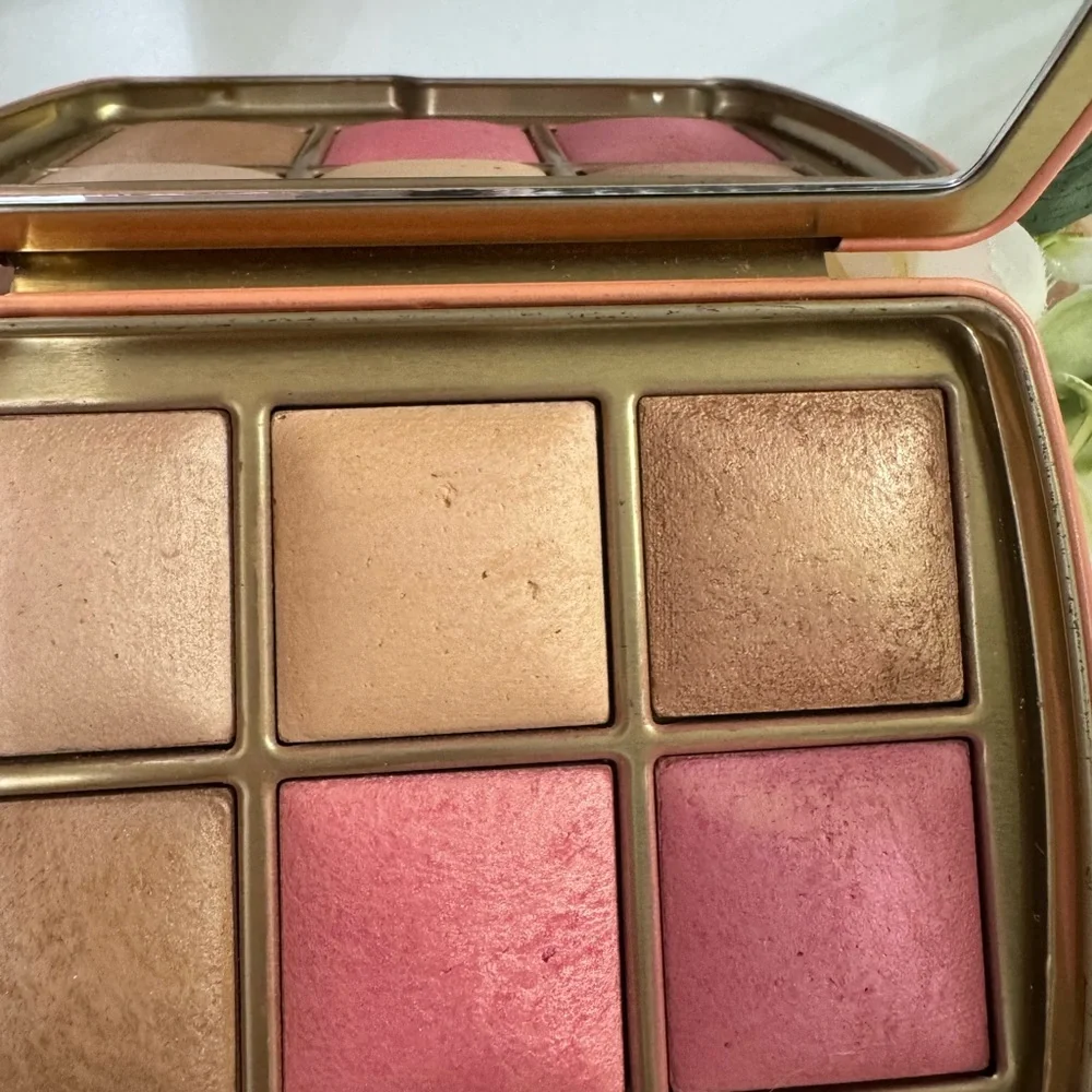 Hourglass AMBIENT LIGHTING EDIT UNLOCKED ELEPHANT - Picture 8 of 9